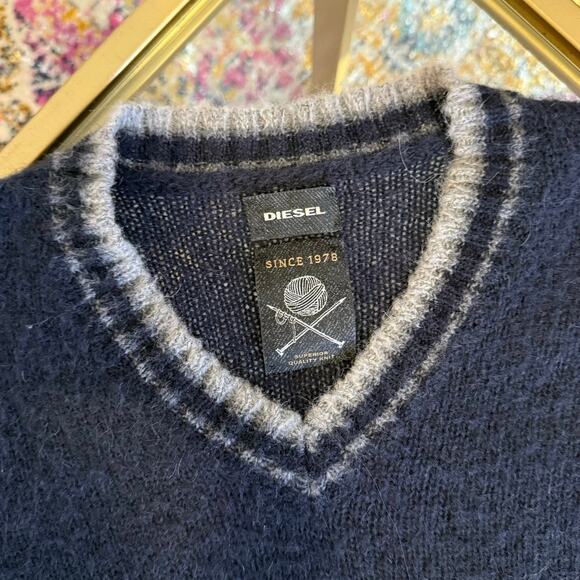 .Diesel Mohair Blend V-Neck Retro Sweater Navy Blue Men’s Small - Picture 2 of 4